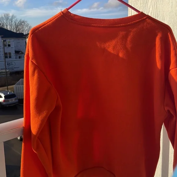 Orange pull over - Picture 3 of 3